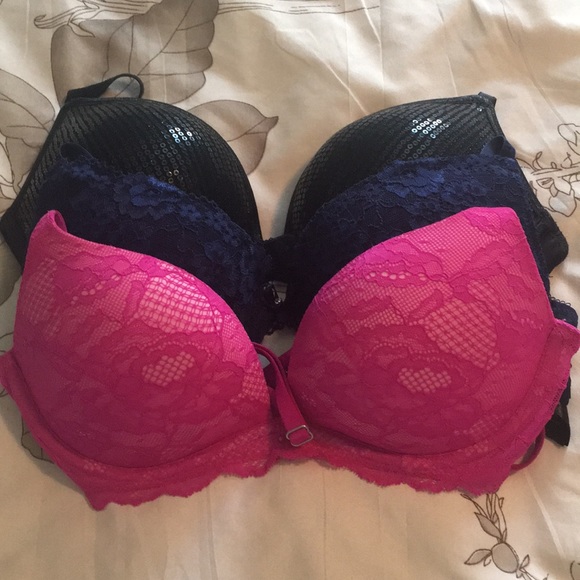 Bundle of bras! - Picture 1 of 4